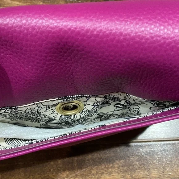 Vera Bradley ‎ Fuchsia Cross Body Bag
